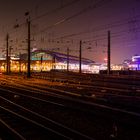 Gleisanlagen am Kölner Hauptbahnhof bei Nacht - Deutschland, Nordrhein-Westfalen