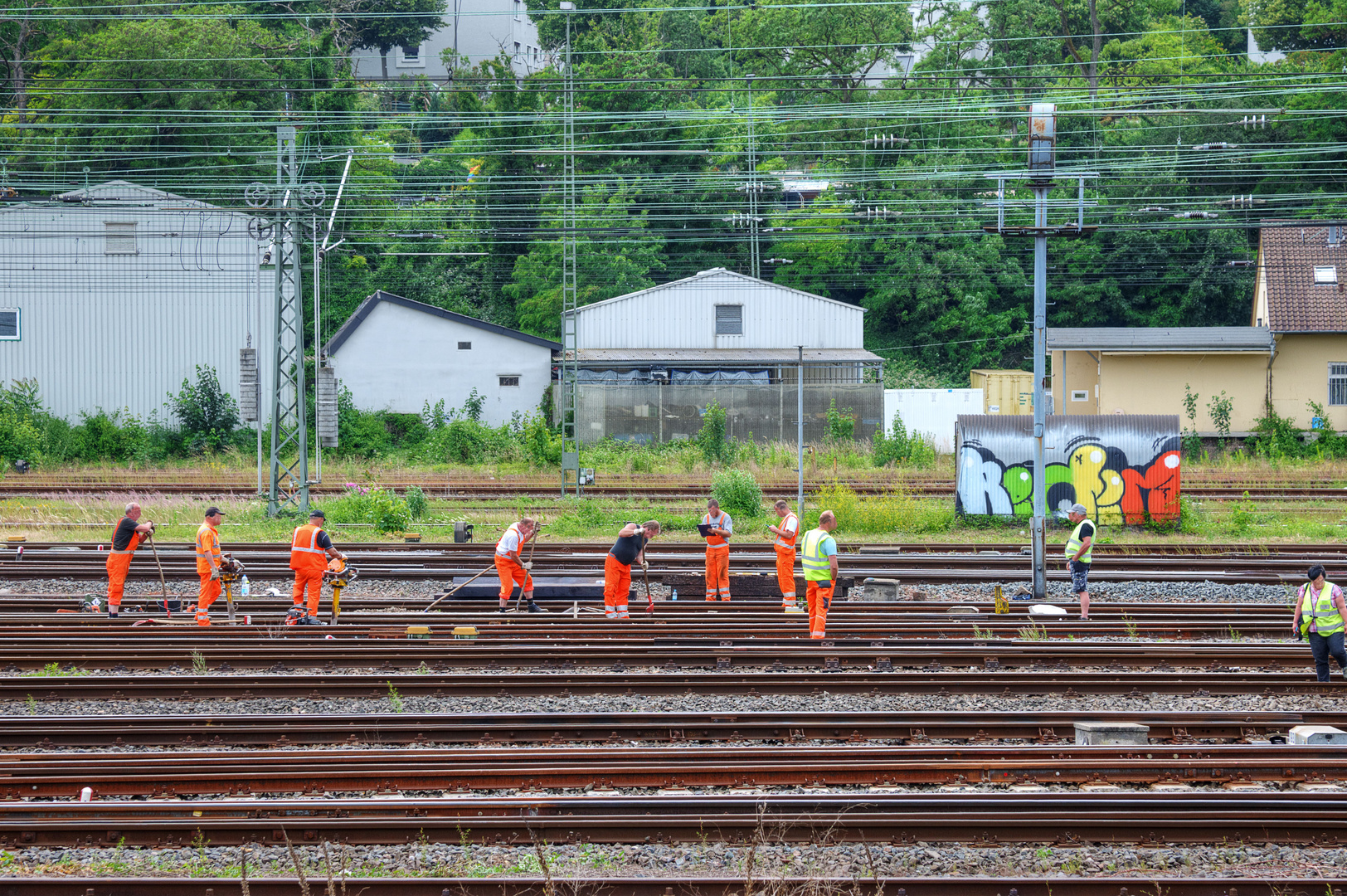 Gleisbauarbeiter am Hauptbahnhof, Wiesbaden