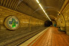 Gleise an der U-Bahnhaltestelle Schloß Broich