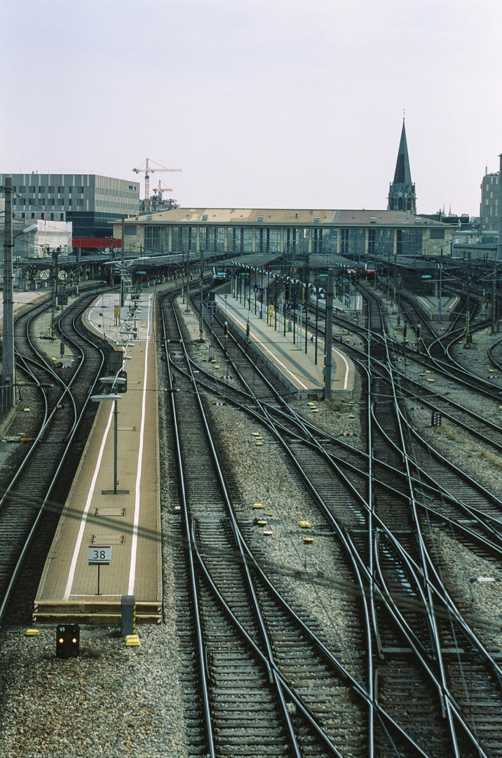 Gleise weisen zum alten Westbahnhof