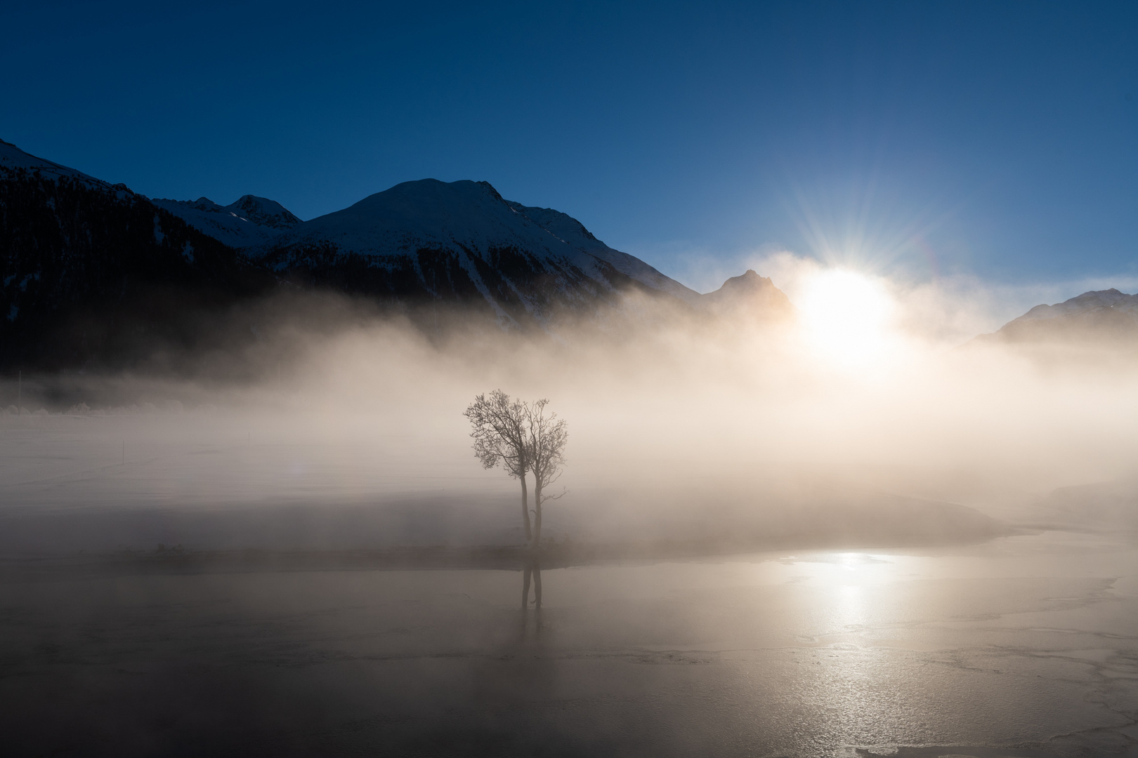 Gleissender Nebel