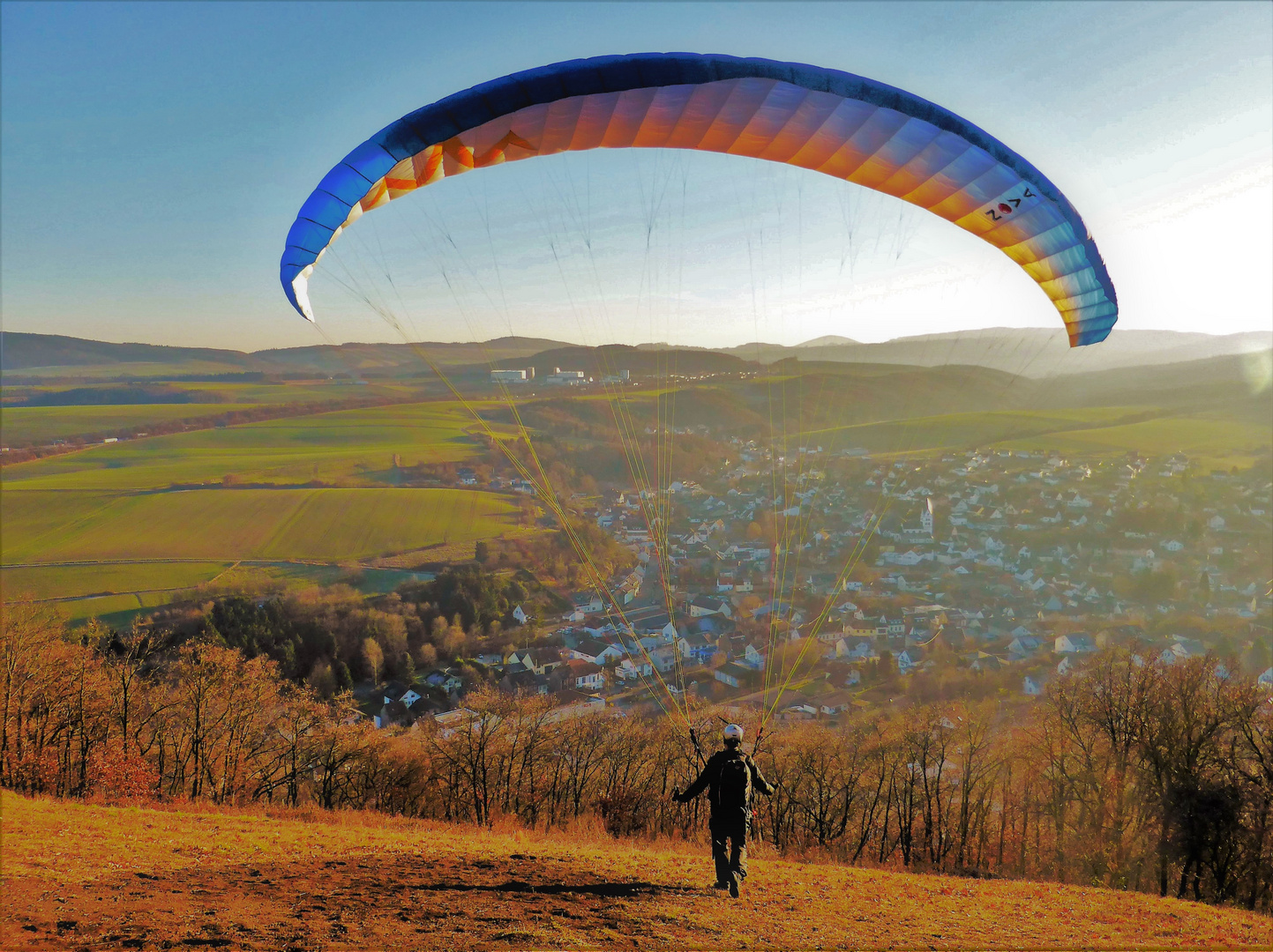 Gleitschirm am Bausenberg Niederzissen