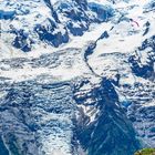 Gleitschirmflieger am Mont Blanc