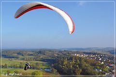 Gleitschirmflieger in Kallmünz