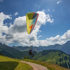 Gleitschirmstart am Neunerköpfle imTannheimer Tal