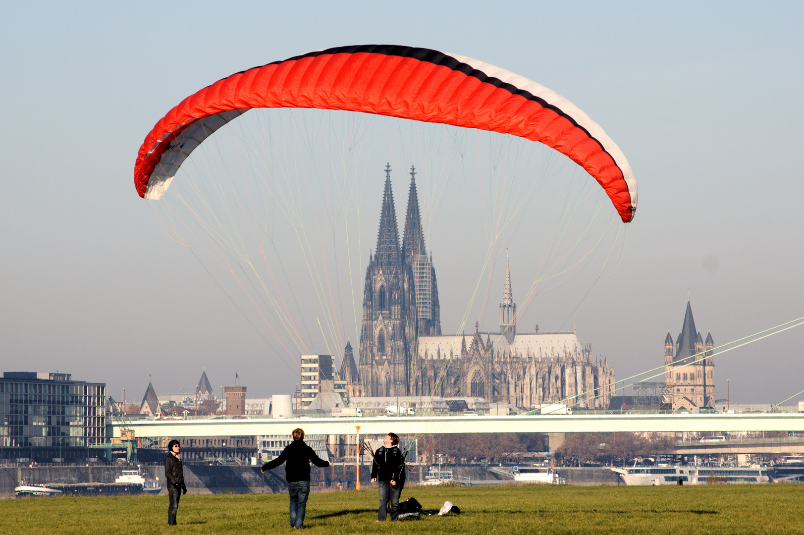 Gleitschirmtraining vor'm Dom