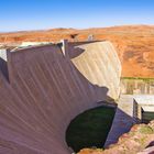 Glen Canyon Dam mit der Brücke über den Colorado