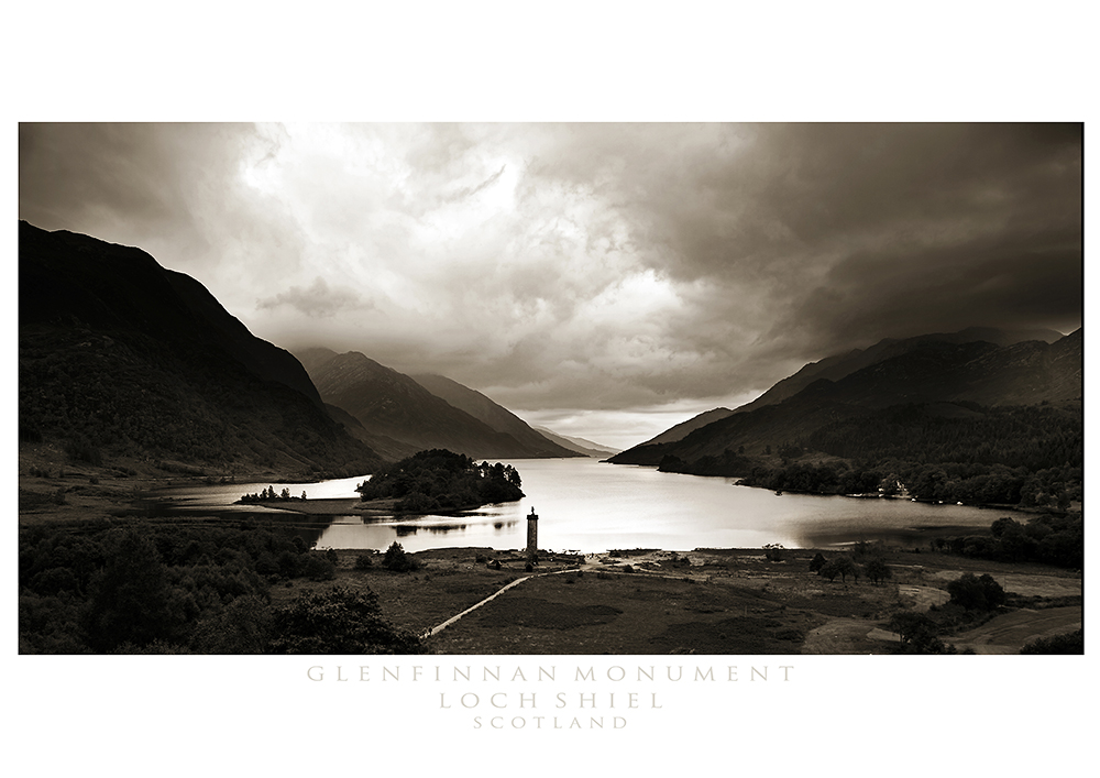 Glenfinnan Monument bei Loch Shiel