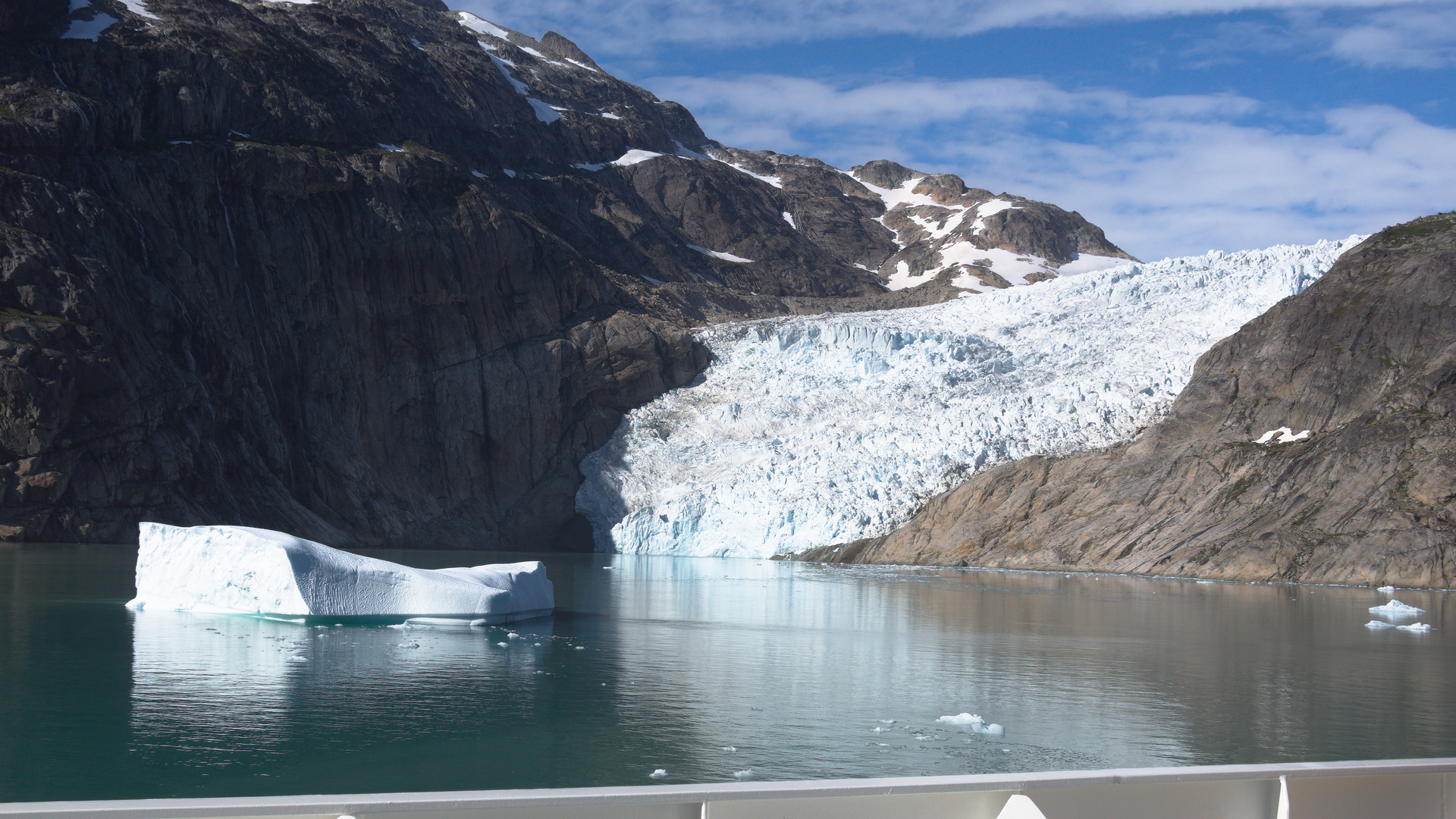 Gletscher + Eisscholle