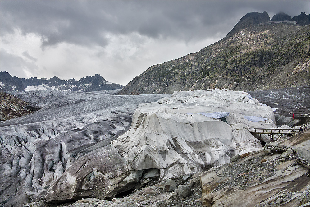 GLETSCHER im Leichentuch