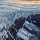 Gletscher mit Wasserfällen