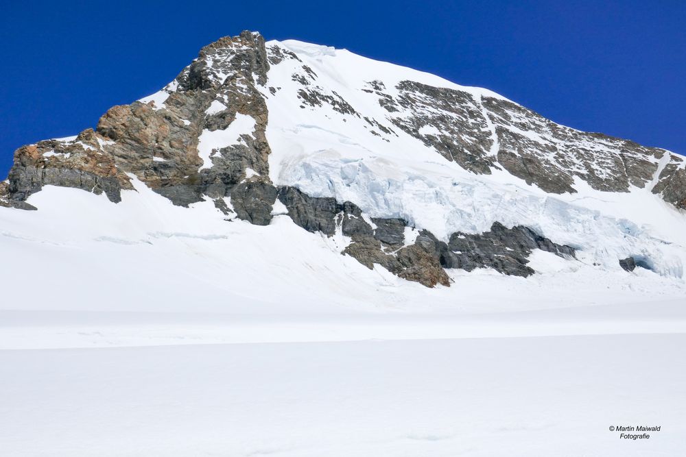 Gletscherbruch am Mönch-Massiv