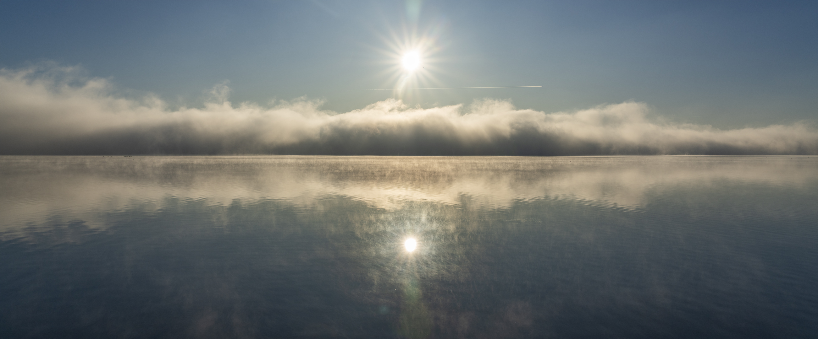 … Gletscherkante im gleißenden Morgenlicht? …