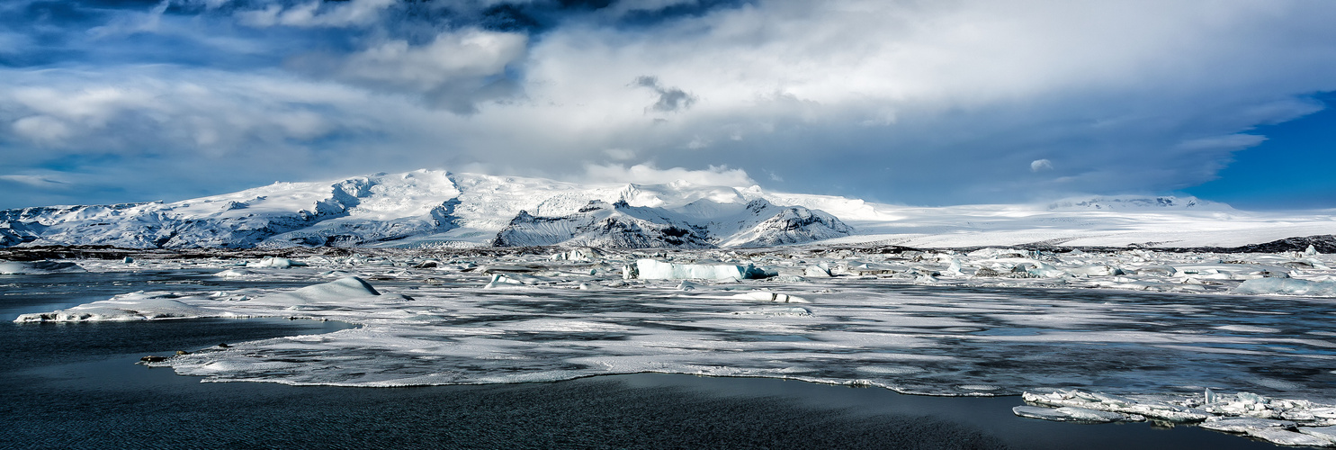 Gletscherlagune Jökulsarlon im Winter