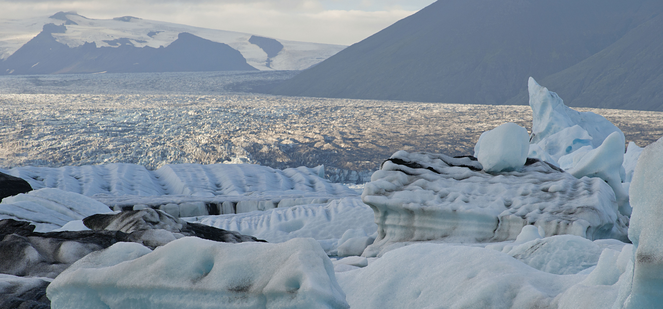 Gletscherlagune Jökulsàrlon mit Gletscherzunge