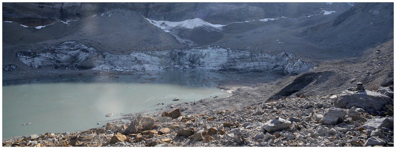 Gletschersee "Im Griess" am Fusse des Clariden. 