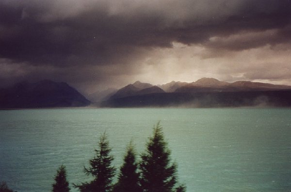 Gletschersee in Gewitterstimmung in Neuseeland