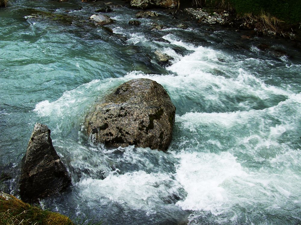 Gletscherwasser des Boyabreens, Norwegen