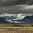 Gletscherzunge unter Wolken