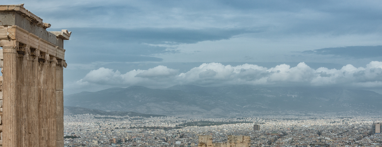 Gli Dei del passato dominano ancora la città