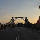 Glienicker Brücke am Abend