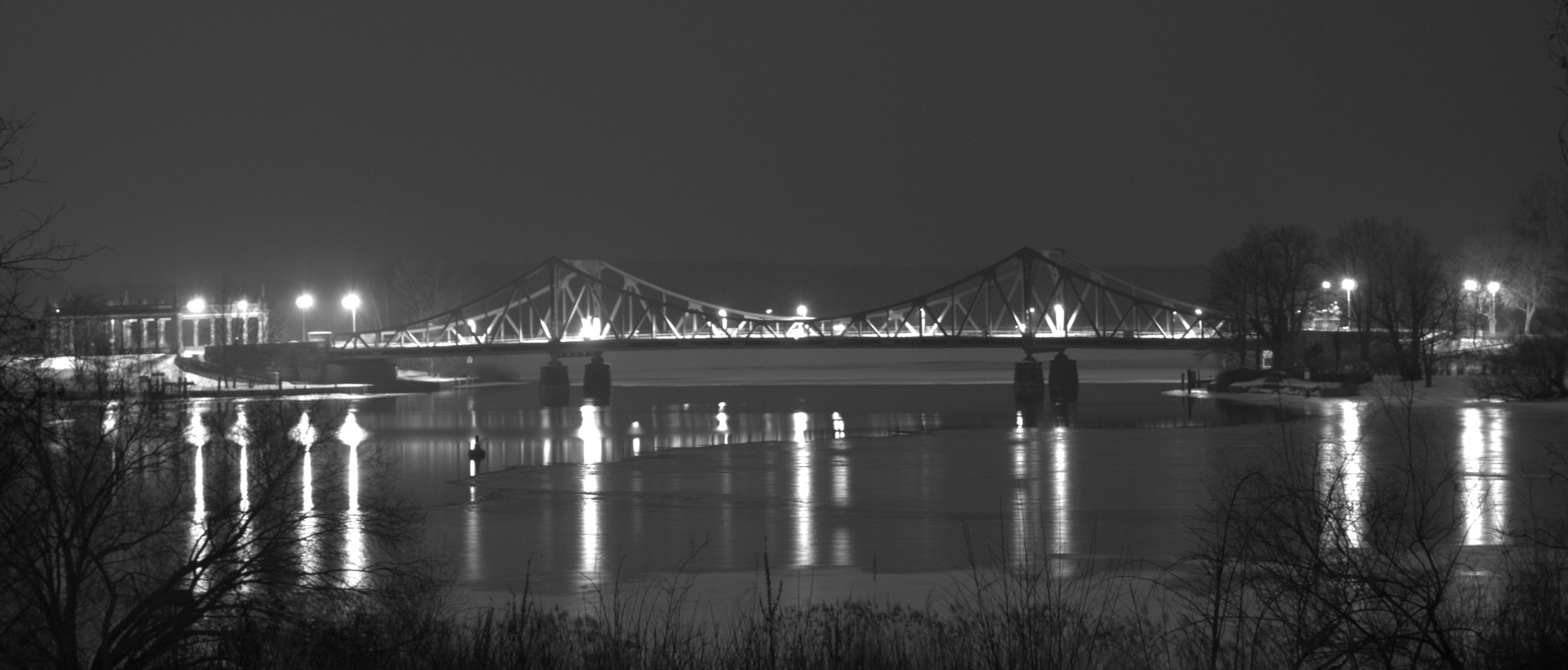 Glienicker Brücke am Nacht...