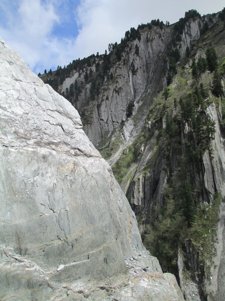 Glimmerschieferwand, Cavradi-Schlucht, Graubünden