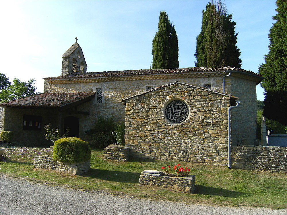 Église de Pradette ... Un petit bijou sorti des ruines par  la volonté de ses habitants