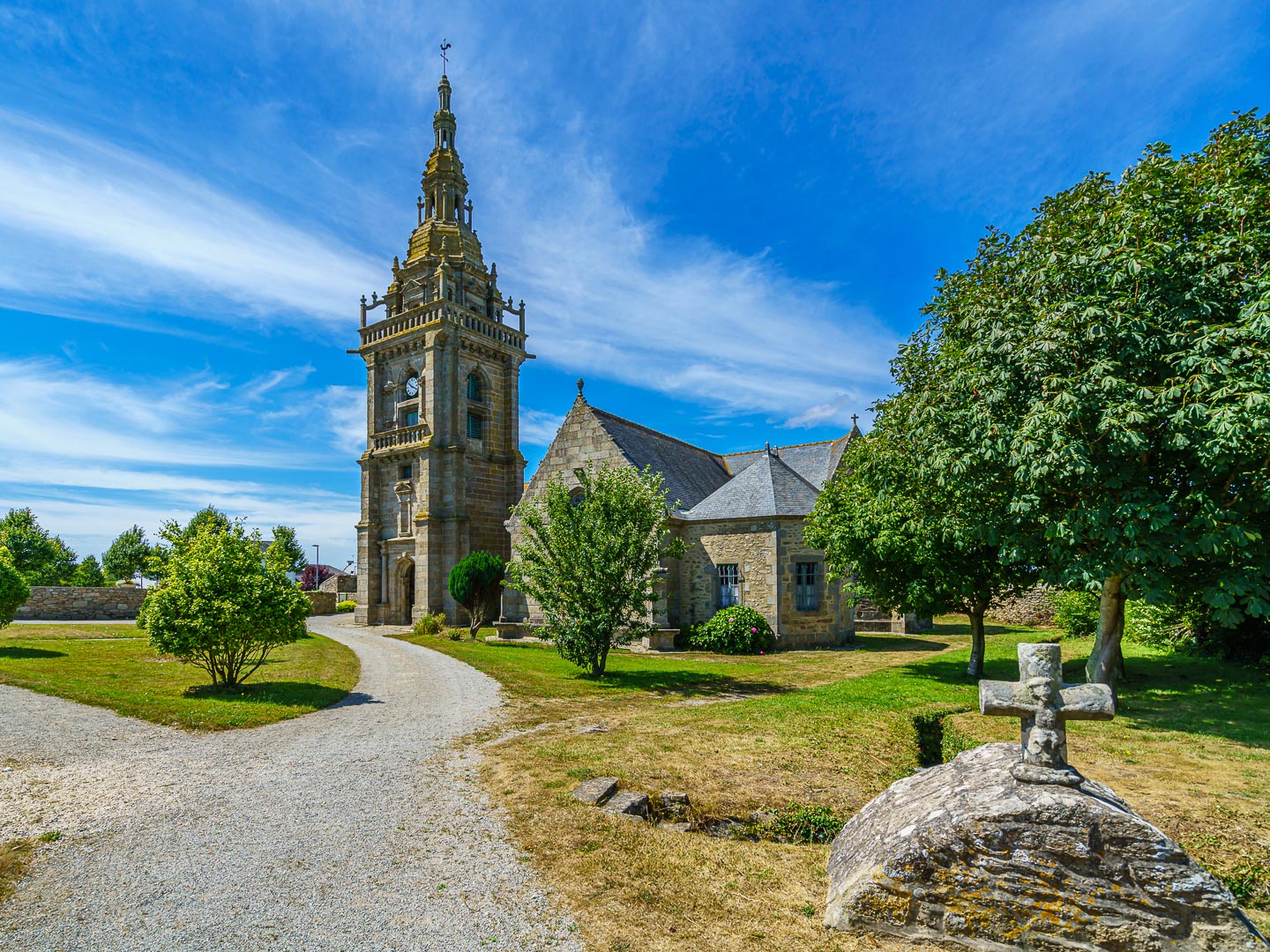 Église Saint-Paul-Aurélien de Lampaul-Ploudalmézeau