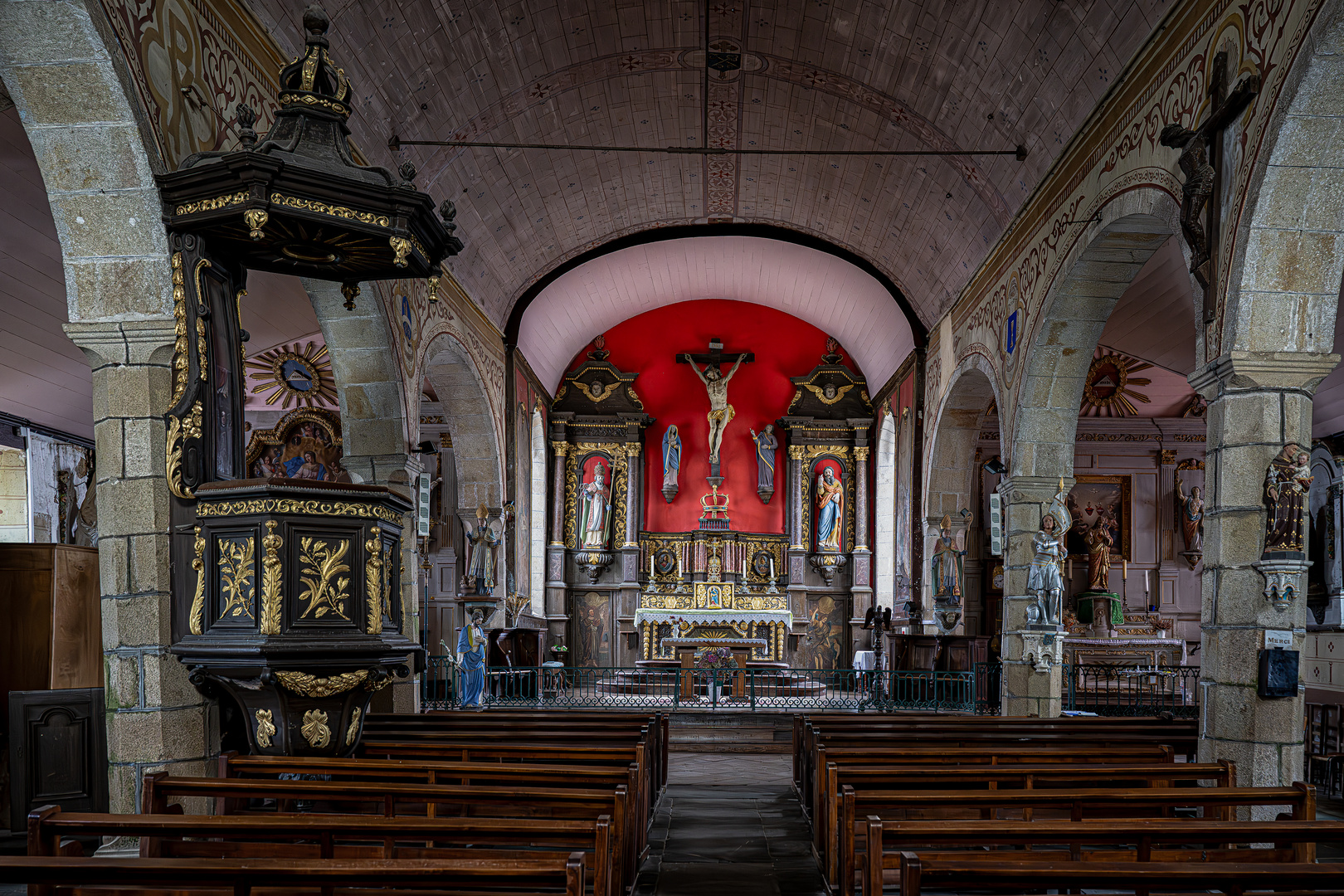 Église Saint-Pierre de Pleudaniel 01