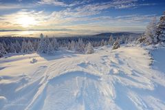 Glitzernde Schneeformationen