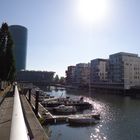 Glitzernder Skyline-Hafen