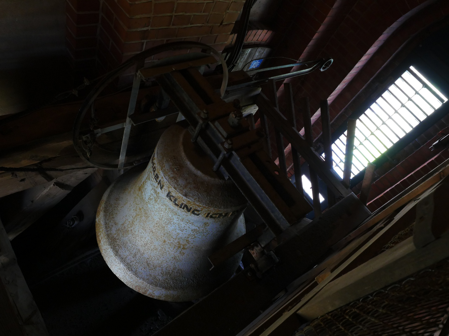 Glocke der Kirche in Wustrow ... unbearbeitet