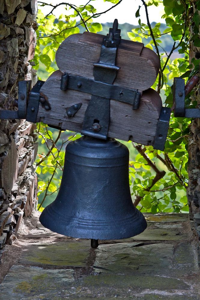 Glocke im Burgeingang