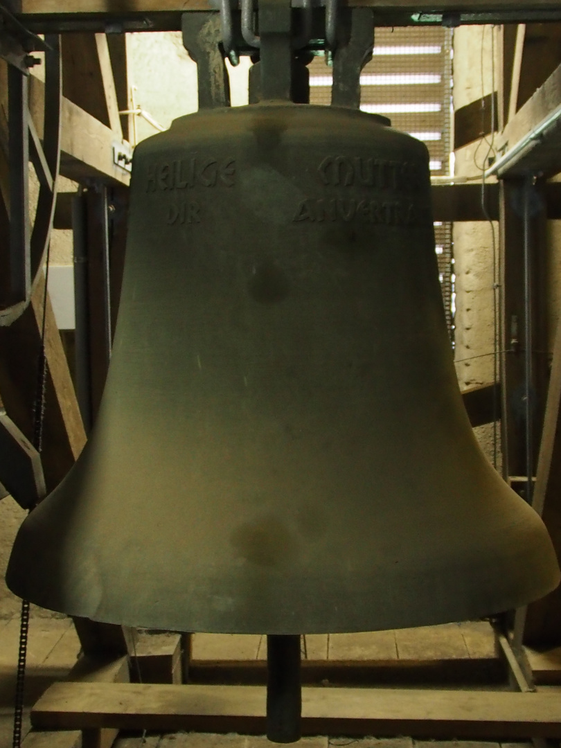 «{ Glocke von St. Peter Rommerskirchen }»