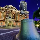 Glocke vor Michel (St. Michaelis Kirche) - Blue Port 2014 (Exposure Blending)