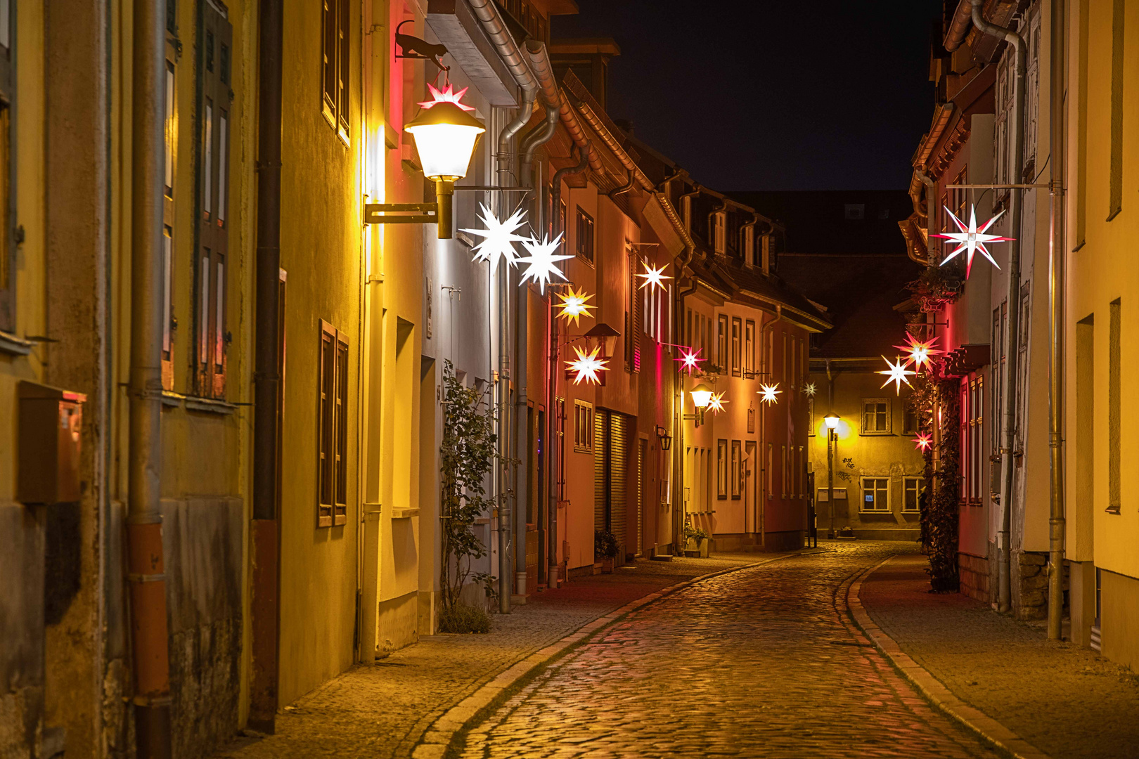 Glockenquergasse mit Herrnhuter Sternen