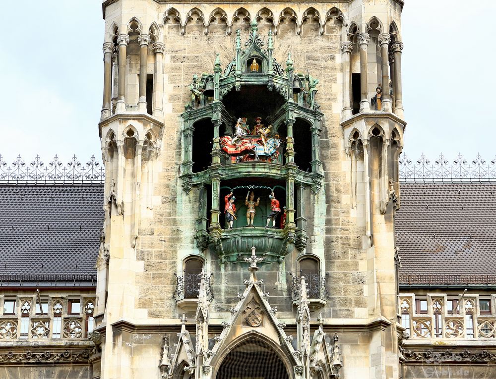 Glockenspiel am Neuen Rathaus in München I