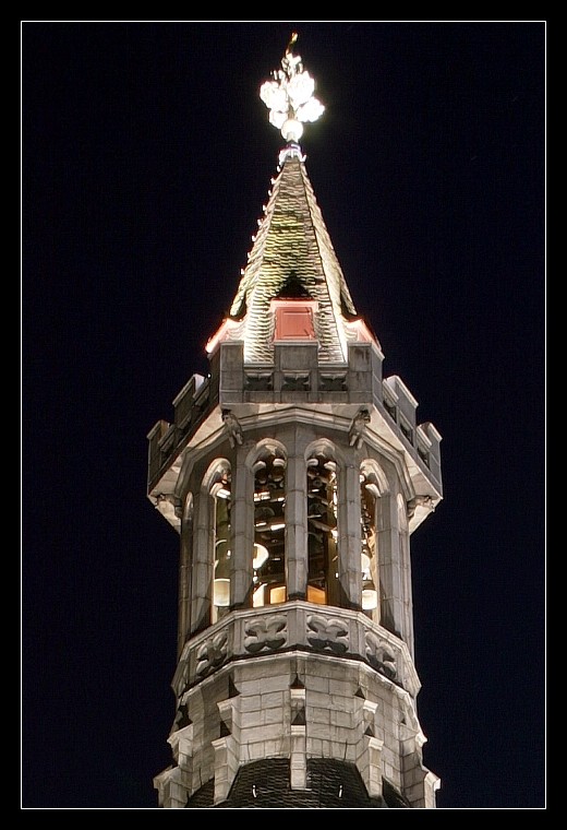 Glockenturm am Aachener Rathaus