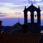 Glockenturm am Abendhimmel