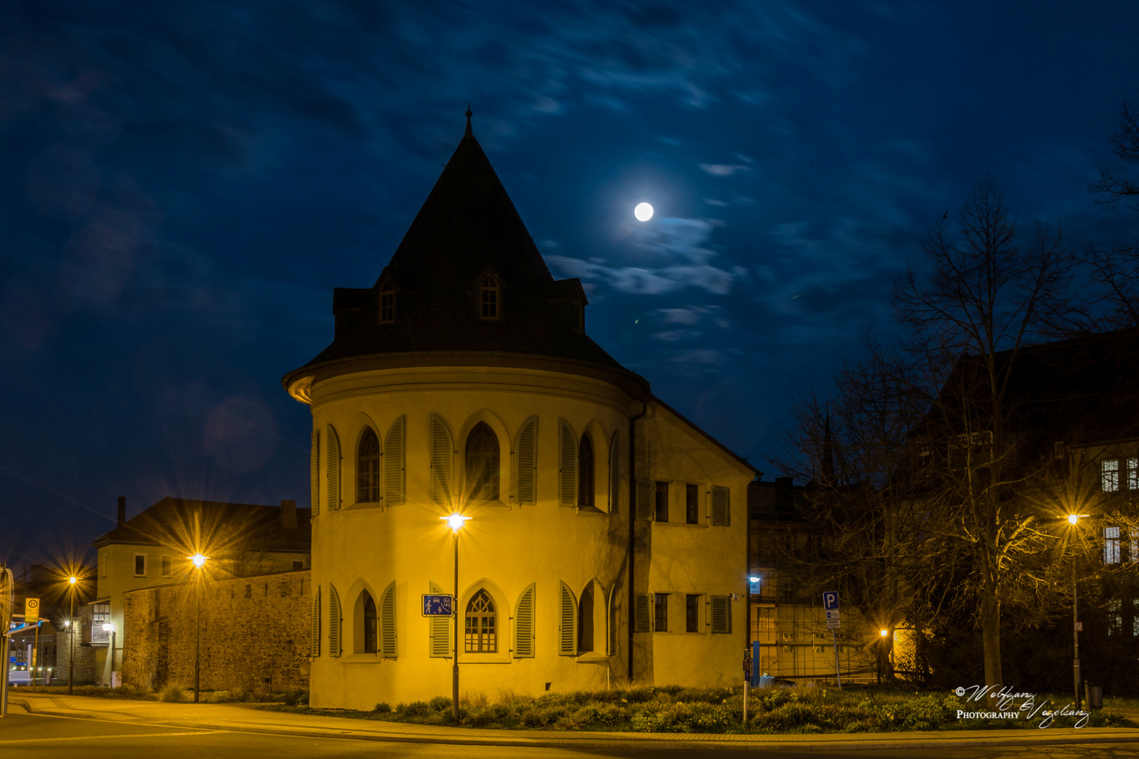 Glockenturm bei Nacht