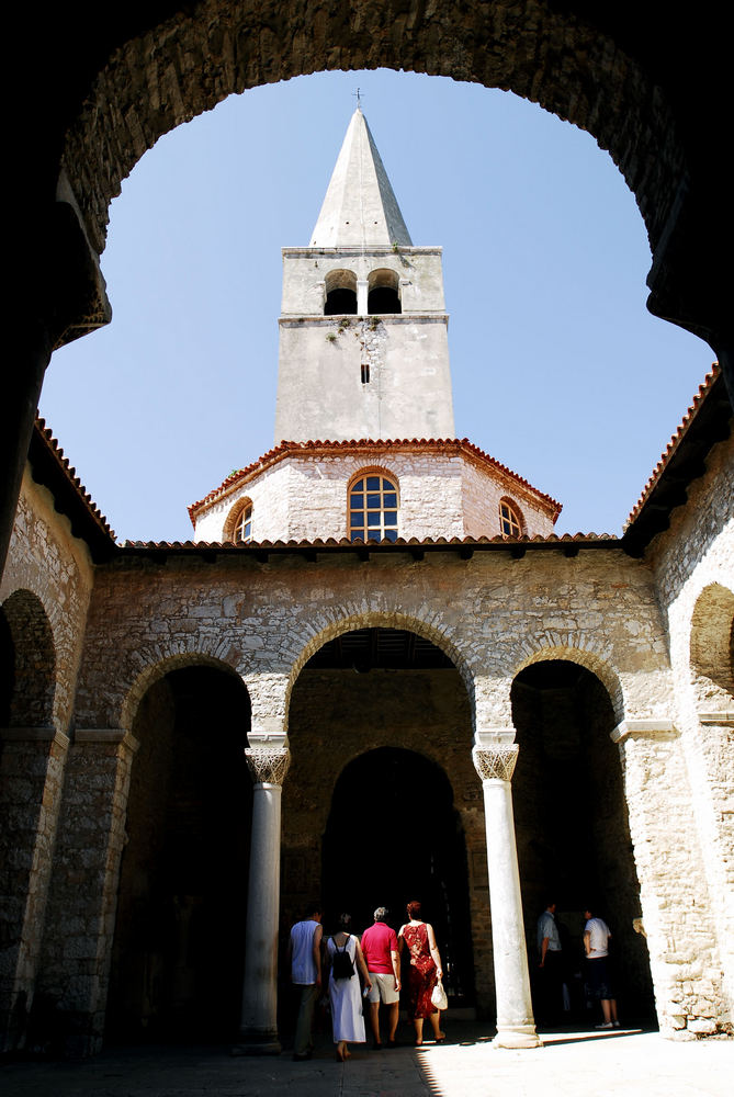 Glockenturm der Basilika von Porec