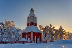 Glockenturm der Kirche von Jukkasjärvi 