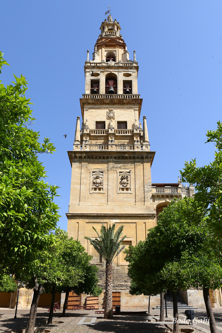 Glockenturm der Moscheekathedrale