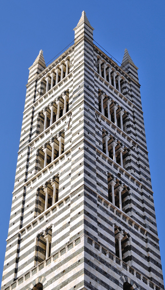 Glockenturm des Doms in Siena