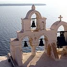 GLOCKENTURM IM ABENDLICHT SANTORIN