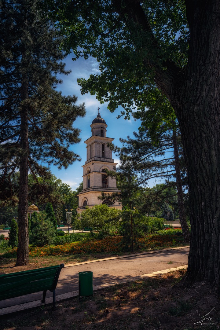 Glockenturm im Kathedralenpark