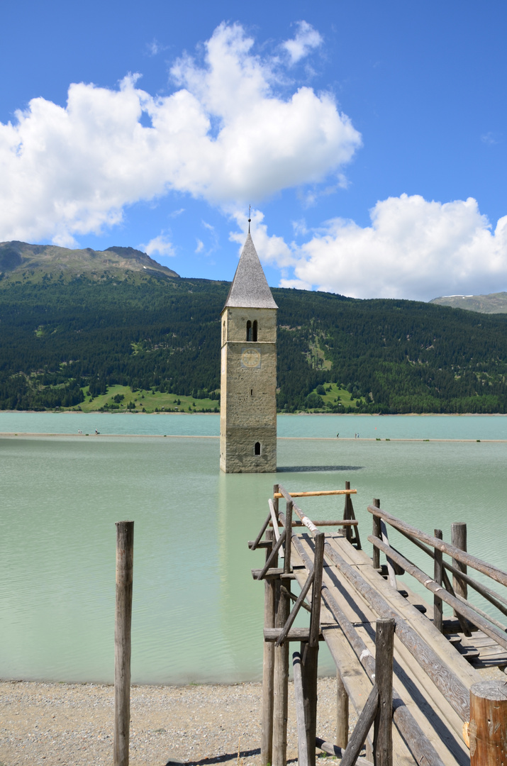 Glockenturm im Reschensee