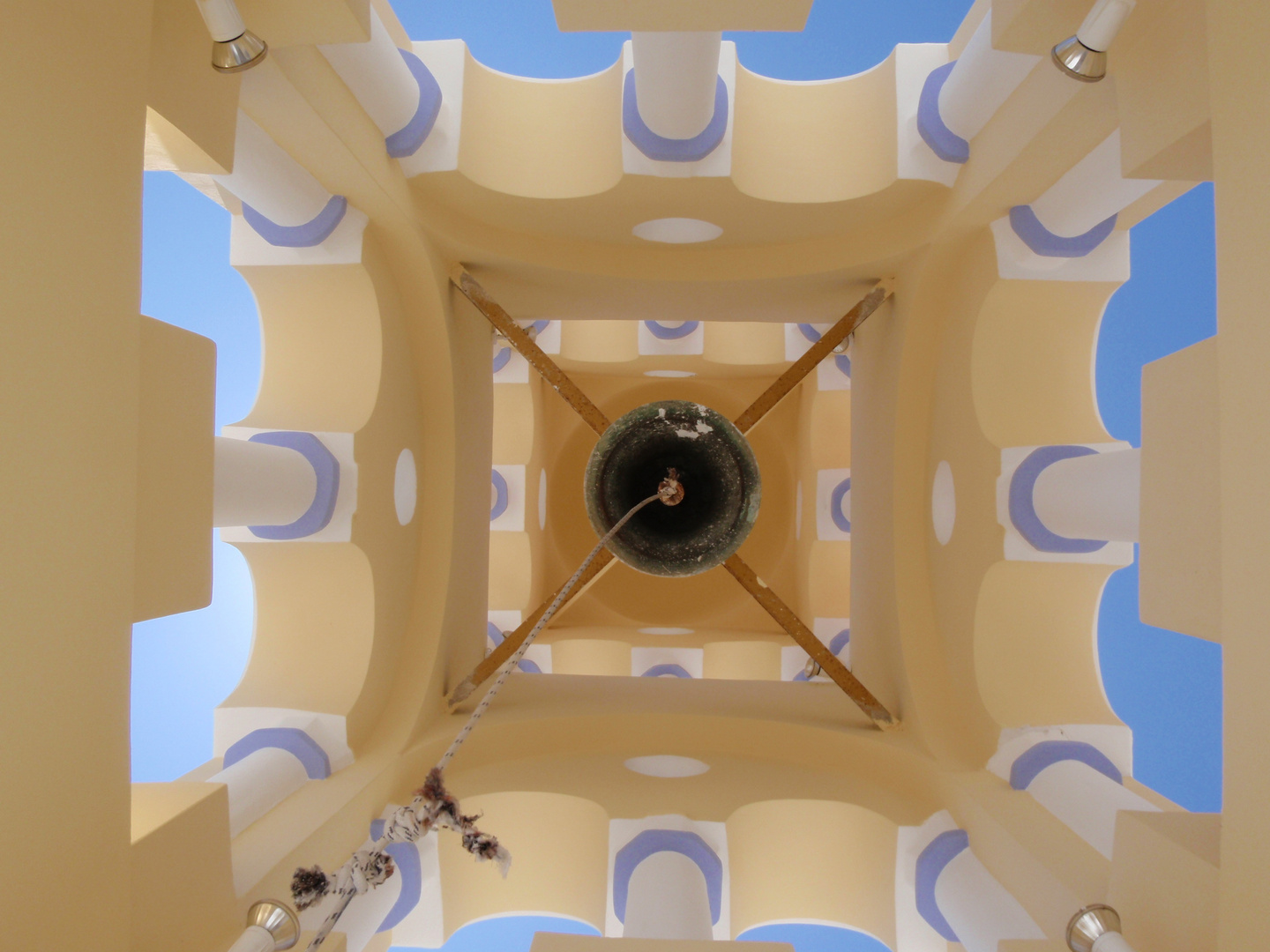 glockenturm in olympos, karpathos 2009