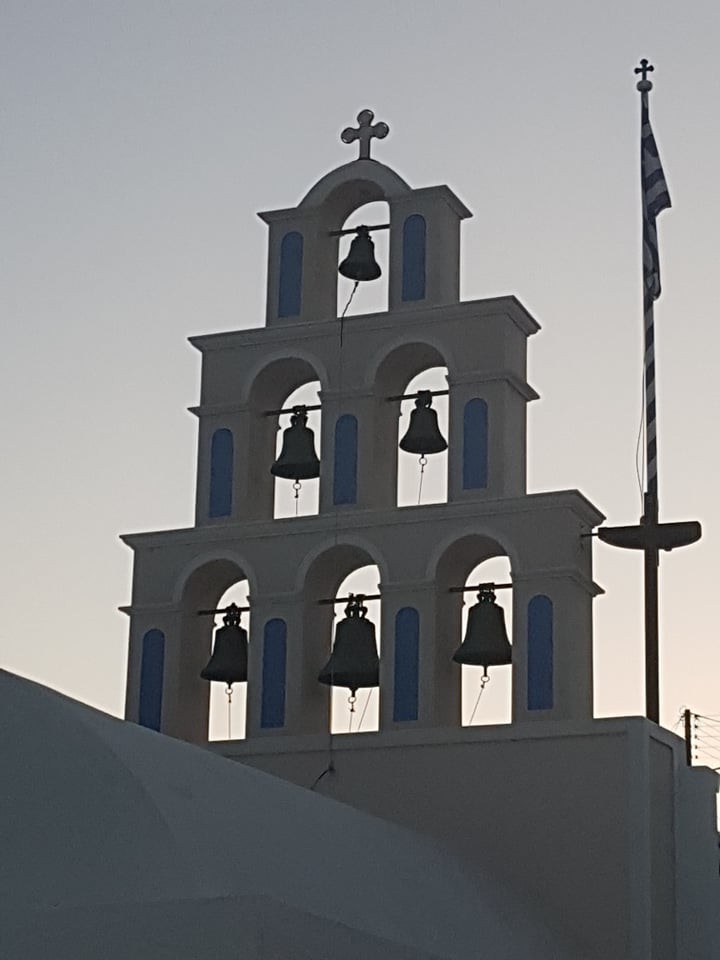 Glockenturm in Santorini